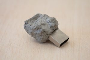 Setze gigabytes de pedra i plàstic. Marta R Chust i Roc Domingo Puig